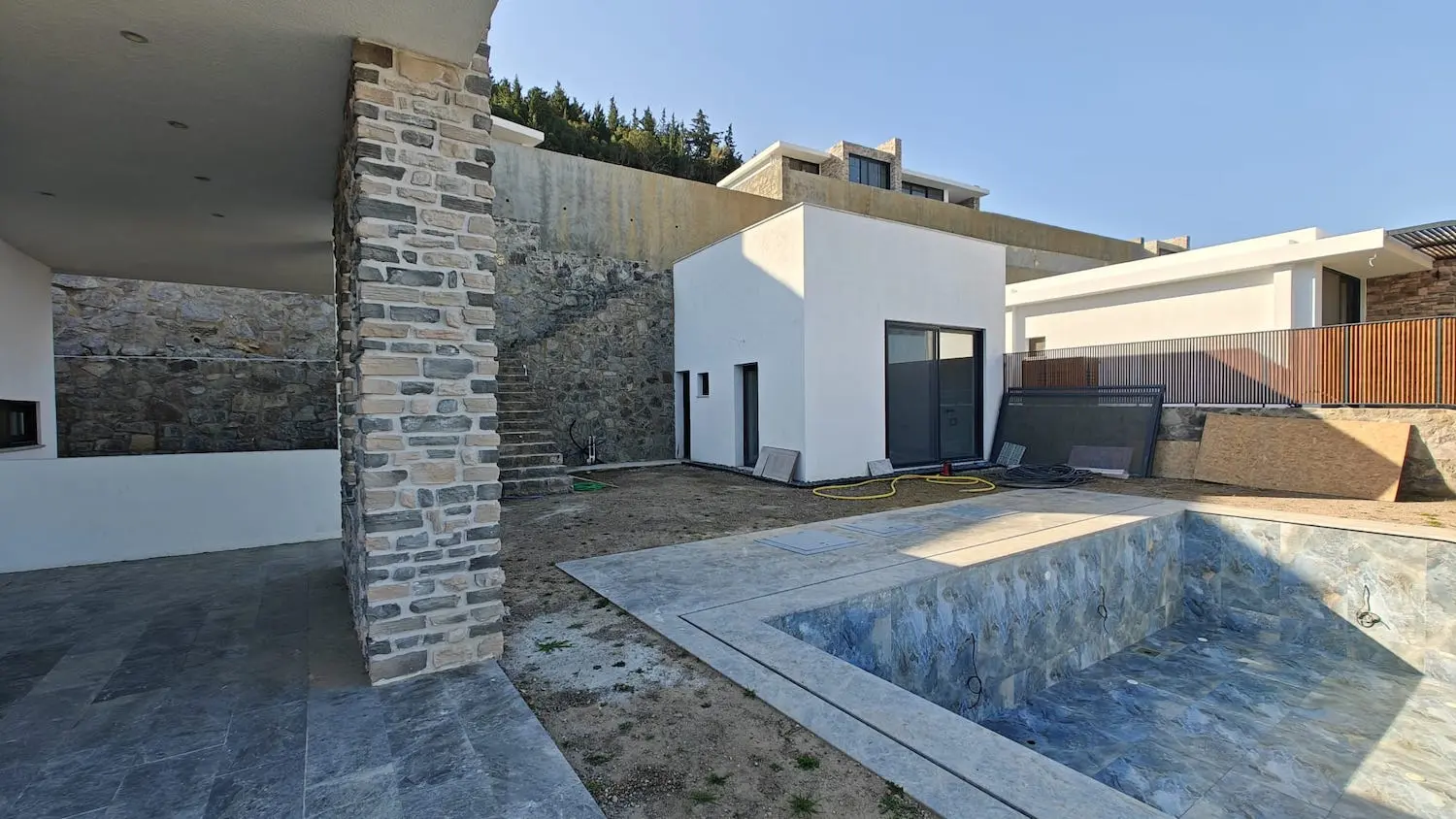 Swimming pool